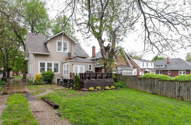 Huge! *3br / 3.5ba* Great for groups!