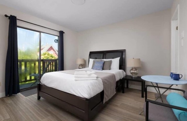 Huge 4 Bedroom Upper Suite
