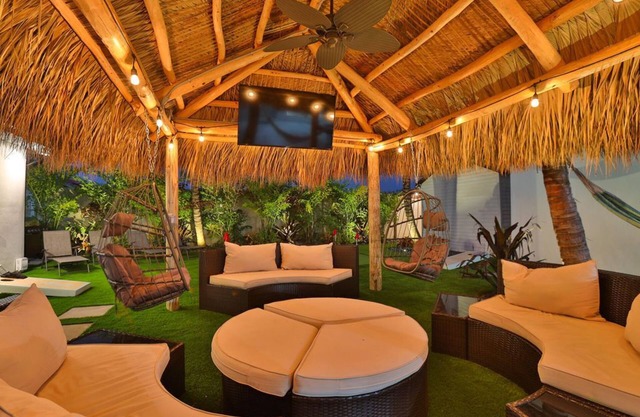Huge Cove Home w Tiki and Spa+ Bikes, Minutes to Ocean