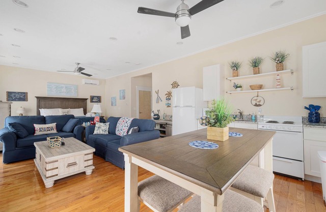 Huge Studio on State St. Bristol - On parade route