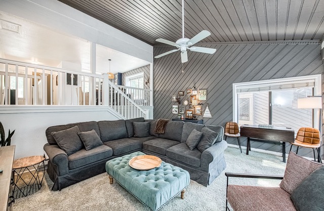 Huntington Lake Condo w/decks, high-speed WiFi, and community pool & hot tub