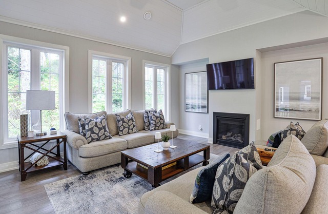 Huron Cottage (#60)