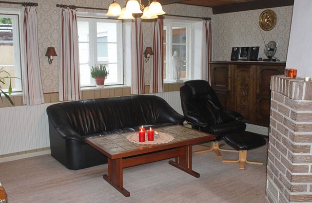 Hus Gammeldags in a charming village location on Als, with four bedrooms and fireplace