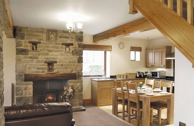 Hutter Hill Barn West