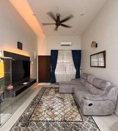 Huwayna Private Pool Homestay Bertam