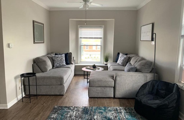 Hyde Park Getaway - Close to Square & Downtown!