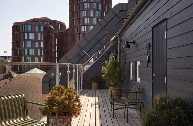 Hypernym Hotel & Suites