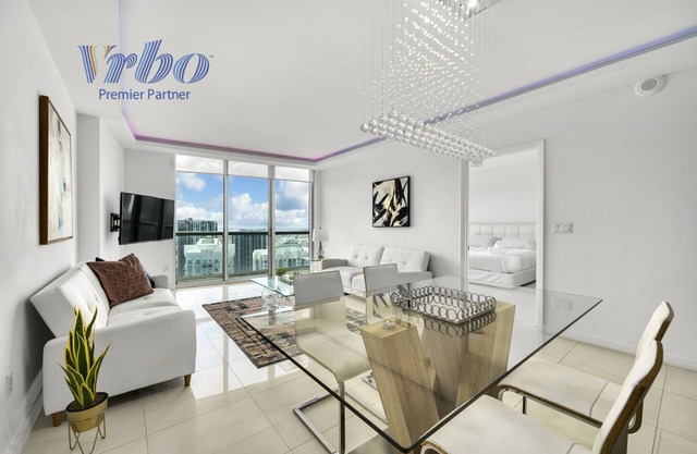 ICON W BRICKELL BY IMD MIAMI VACATION RENTALS TOP FLOOR RIVER VIEW 1BR/1BA
