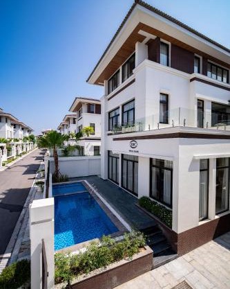 IDC White House Ha Long FLC Golf & Resort