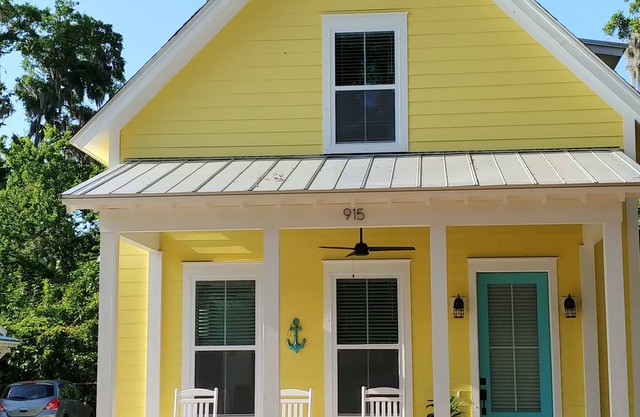 Ideal Location for marine graduation or lowcountry getaway!