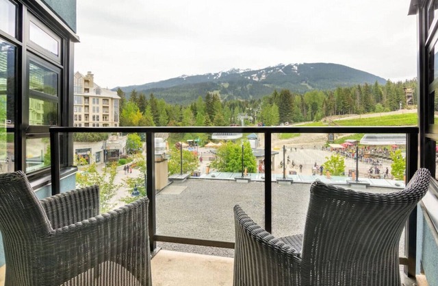 Ideal mountain Base 2BR/2BA. Views, AC, fireplace!