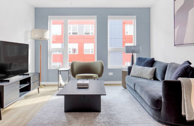 Ideal Mt Baker 1BR w/ Gym, Rooftop & W/D, near light rail, by Blueground
