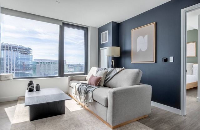 Ideal Seaport Studio w/Gym, Pool, W/D, Doorman