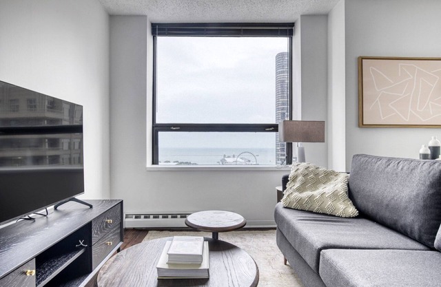 Ideal Streeterville Studio w/Gym, Pool, walk to Navy Pier, by Blueground