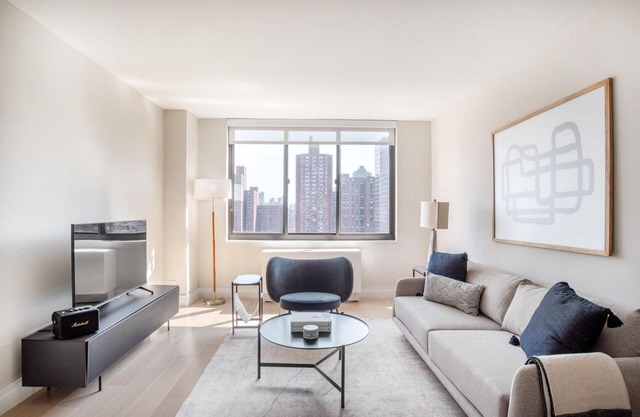 Ideal Ues 1BR w/Gym, Doorman & Pool, nr Central Park, by Blueground