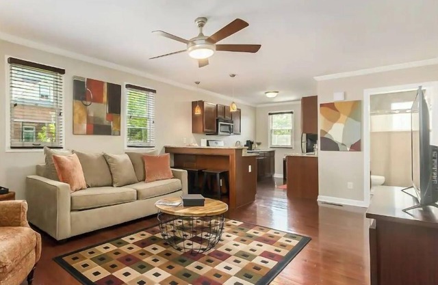 Ideally Located 1 Bdrm Stay | Parking & Laundry