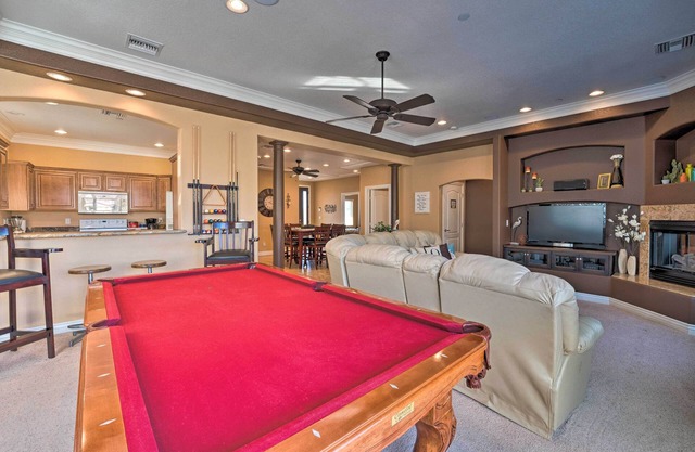 Ideally Located Bullhead City Townhome w/Balcony!