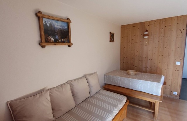 Ideally located studio, 2 pers, ski-in/ski-out