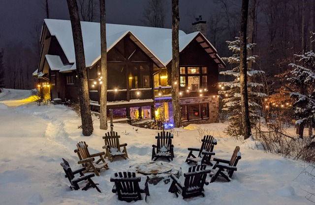 Idlewood Cabin: True Ski-in/out house w/hot tub, Pet Friendly!