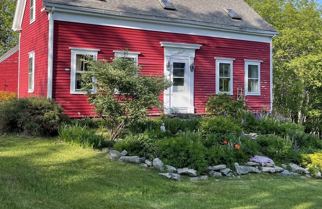 Idyllic Country Retreat - easy access to charming towns and beaches