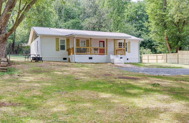 Idyllic Winchester Vacation Rental w/ Lake Access!