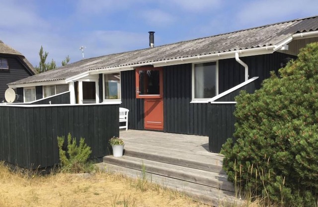 "Ienngelild" - 50m from the sea by Interhome