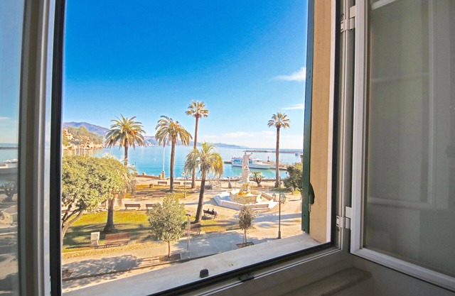 IL FARO by KlabHouse-3BDRM-2BTH Seafront w/Parking-walk2everywhere