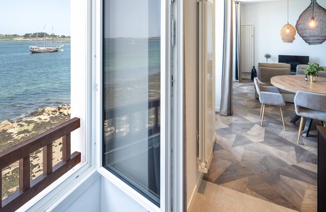 ILE STAGADON - Magnificent luxury apartment with sea view