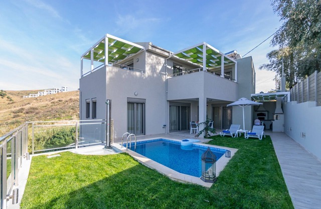 Ilianthos villa near the beach in Panormo