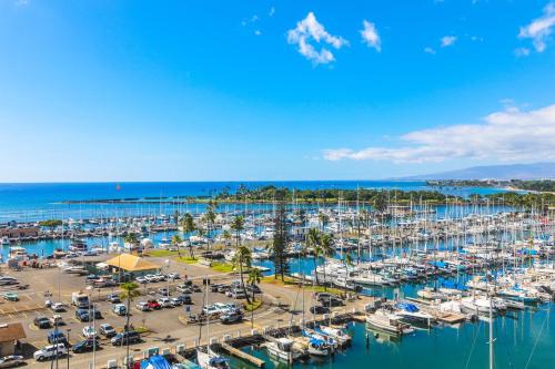 Ilikai Tower 943 Condo - Walk to the Beach, Shops & Restaurants!