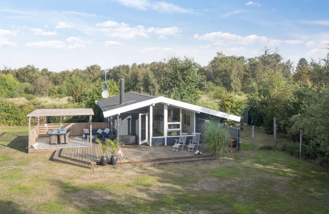 "Ilse" - 300m from the sea by Interhome