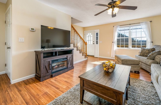 IMMACULATE Condo just seconds away from Bristol Motor Speedway