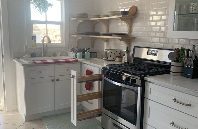 Immaculate Cozy Home Sleeps 1-4