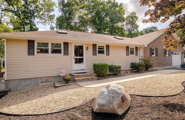 Immaculate -Spacious Home with Private Beach Access