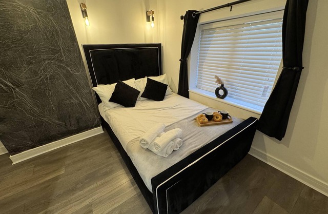 Impeccable 3-bed House in Walsall