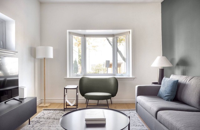 Impeccable Central Square 3BR w/W/D, nr T, by Blueground
