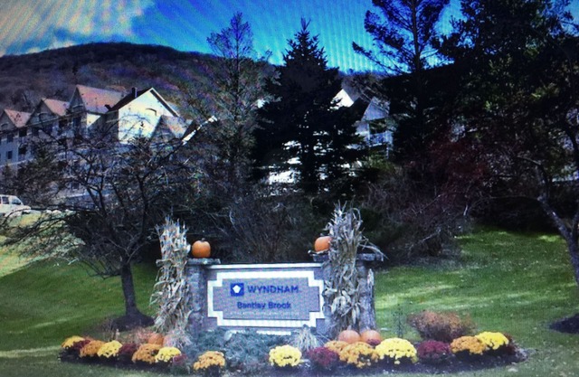IN/OUT SKIING CONDO , POOL, MOVIE THEATER/KIDS ACTIVITIES
