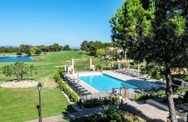 In Provence, on an estate dedicated to sports and leisure.