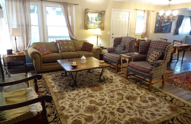 In Town Mountain Cottage Apartment