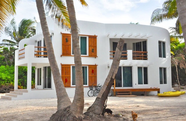 Includes Snorkeling & Reef Fishing Tours and 1st Night's Dinner