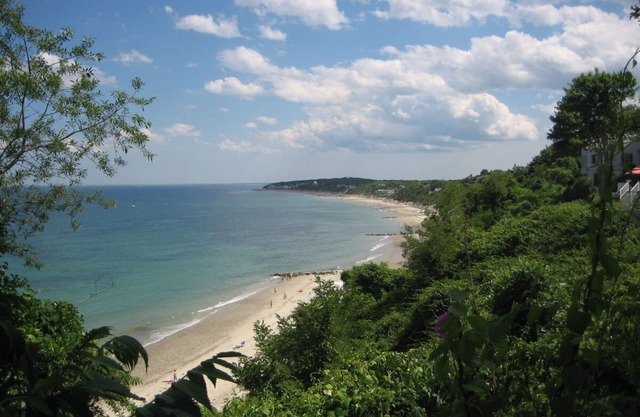 Incomparable Breathtaking Oceanfront 'House by the Sea' 5 bdrms + 3 bathrooms