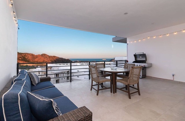 Incredible 2BR Bayview 5 Min Downtown Cabo