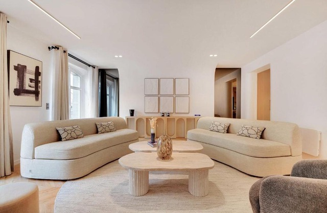 Incredible flat - 4 BR-10P - Matignon - Champs Elysées