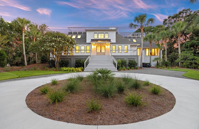 Incredible Seabrook Home! GORGEOUS 5 bedrooms and panoramic rooftop balcony!