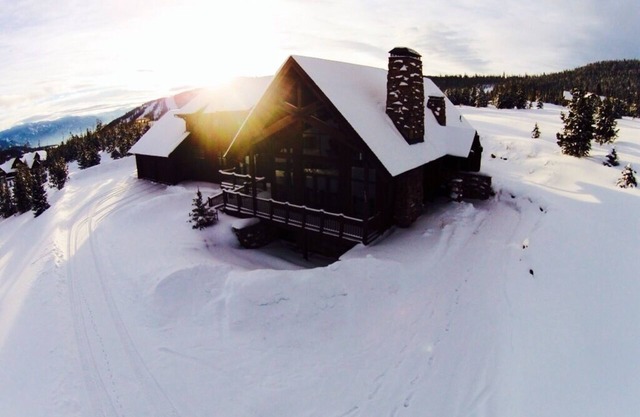 Incredible Ski-in-Ski-Out Private Home - Diamond Hitch Sleeps 18