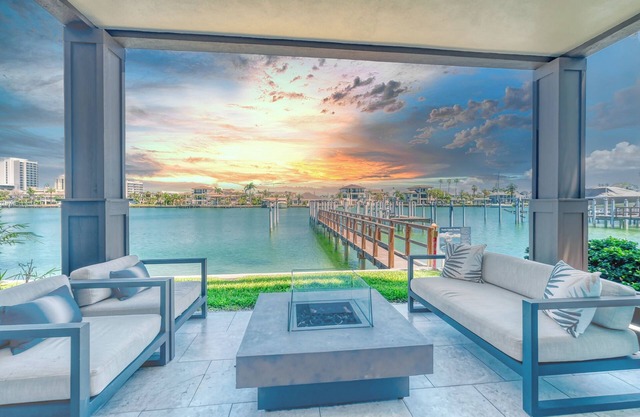 Incredible Views, Pool/Spa, Dock, Fishing, Walk to beach/Check out Specials!