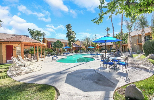 Incredible views, near shopping, Empire Polo Club & 27 hole public golf course
