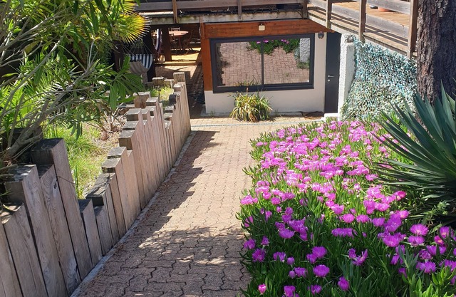 Independent apartment with terrace, in a house near the ocean and the center