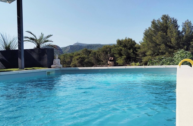Independent room with kitchenette, pool access OPTIONAL