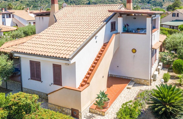 Independent Villa. 24 beds spaces. 6 Rooms. SELF CHECK-IN